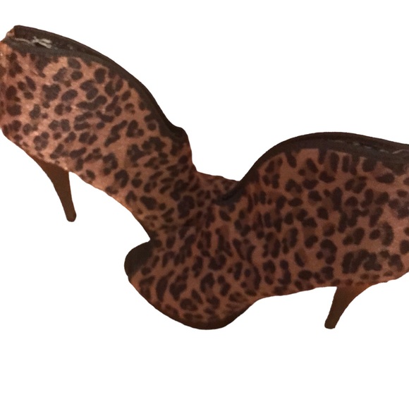 EUC Bamboo Peep Toe Faux Cheetah Print open toe Bootie/ Stiletto Heel is 4” high - Picture 4 of 5